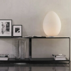 FONTANAARTE-UOVO-GRANDE-LAMPADA-TAVOLO-AMBIENTAZIONE-STILLUCE-STORE-BERGAMO
