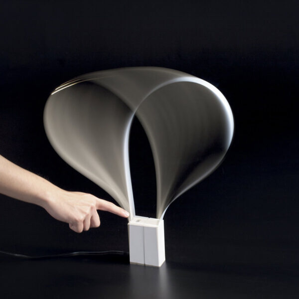 MARTINELLI-LUCE-FLUIDA-TAVOLO-MOVIMENTO-STILLUCE-STORE-BERGAMO