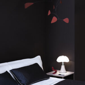 MARTINELLI-LUCE-MINIPIPISTRELLO-TAVOLO-BIANCO-STILLUCE-STORE--BERGAMO