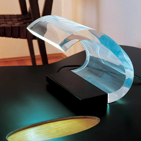 O-LUCE-ACRILICA-LAMPADA-DA-TAVOLO-AMBIENTAZIONE-STILLUCE-STORE-BERGAMO