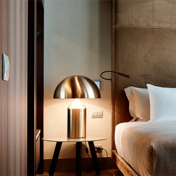 O-LUCE-ATOLLO-LAMPADA-TAVOLO-ORO-AMBIENTAZIONE-STILLUCE-STORE-BERGAMO