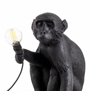 SELETTI-MONKEY-LAMP-SEDUTA-2-NERA-LAMPADA-DA-TAVOLO-STILLUCE-STORE-BERGAMO
