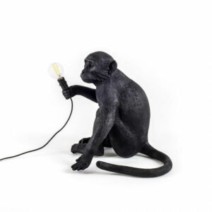 SELETTI-MONKEY-LAMP-SEDUTA-4-NERA-LAMPADA-DA-TAVOLO-STILLUCE-STORE-BERGAMO