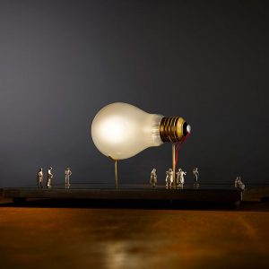 Ingo Maurer I Ricchi Poveri - Monument for a Bulb