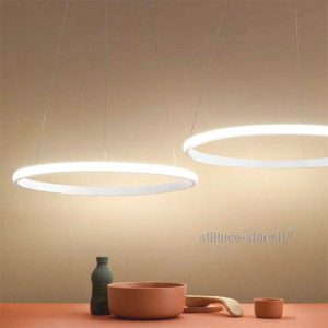 GEA-LUCE-IOLE-SOSPENSIONE-1-AMBIENTATA-STILLUCE-STORE-BERGAMO