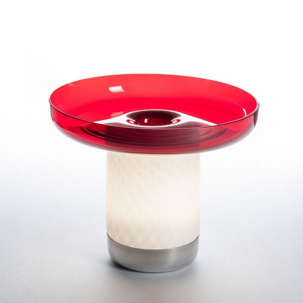 artemide-bonta-lampada-tavolo-con-piatto-rosso-stilluce-store-bergamo