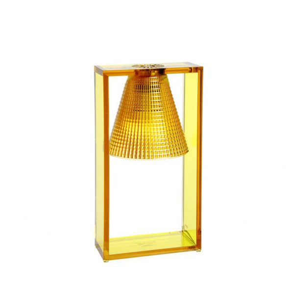 stilluce-store-kartell-light-air-scultura-ambra-tavolo